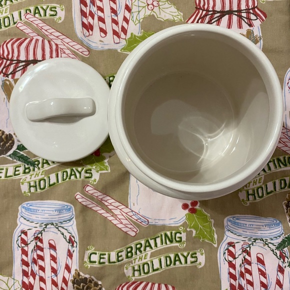 Rae Dunn Christmas canister - Picture 3 of 5